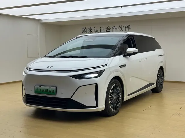 XPeng X9 2026 Model Extended Range Base Version