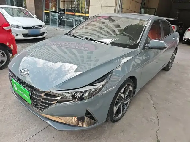 Hyundai Elantra 2022 1.5L CVT LUX Premium Edition