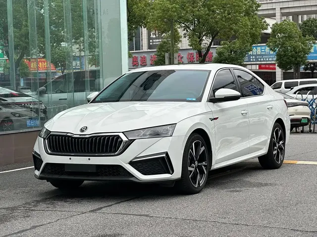 Škoda Octavia 2023 Facelift PRO TSI280 Premium Edition