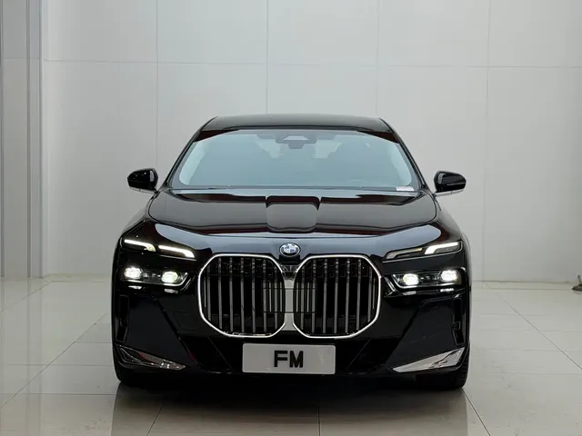 BMW 7 Series 2023 Model 735Li M Sport Package