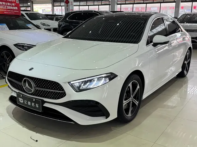 Mercedes-Benz A-Class 2024 A 200 L Fashion Edition