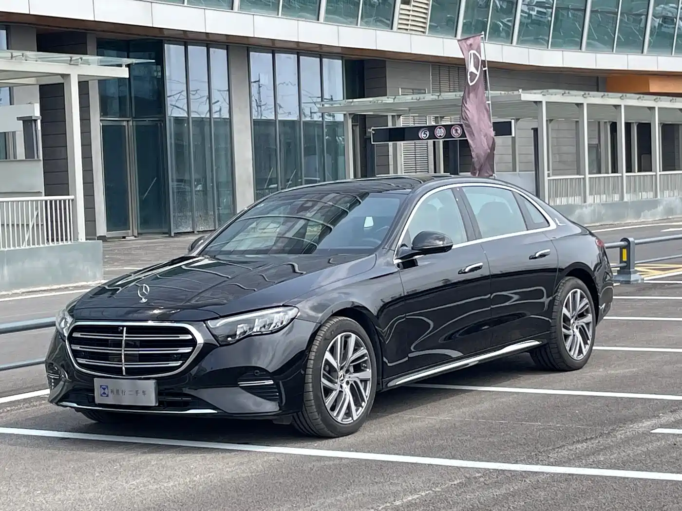 Mercedes-Benz E-Class 2024 E 300 L Fashion
