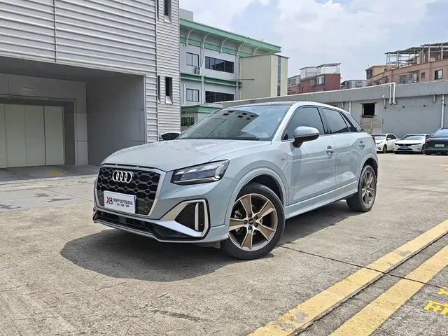 Audi Q2L 2022 35 TFSI Fashion Dynamic