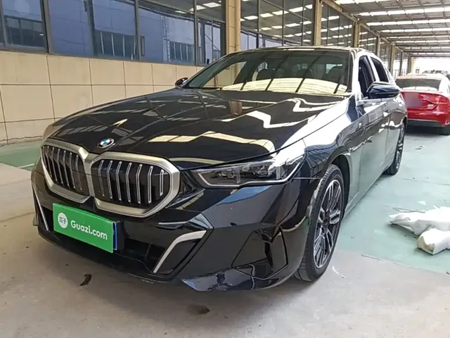 BMW 5 Series 2024 525Li M Sport Package