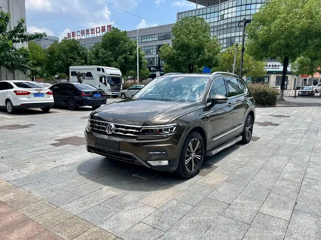 Volkswagen Tiguan L 2018 Facelift 380TSI Automatic AWD Luxury Edition