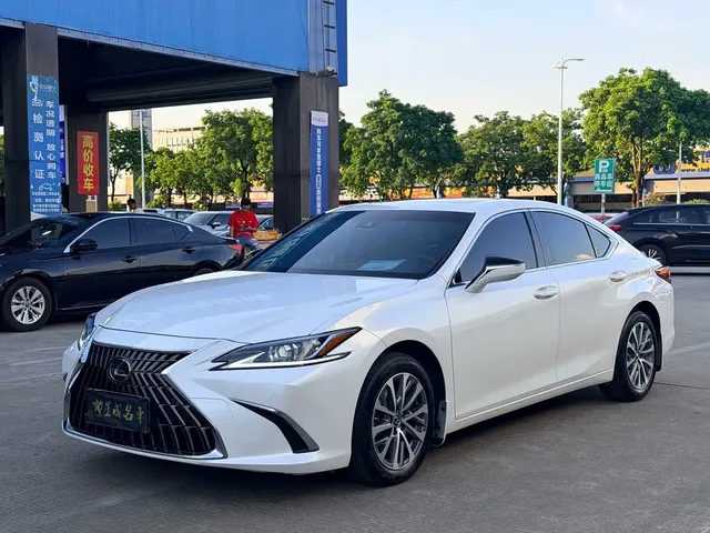 Lexus ES 2021 200 Excellence Edition