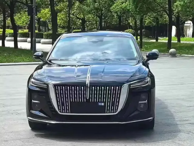 Hongqi H5 2024 2.0T Automatic Smart Connect Flag Enjoy Edition