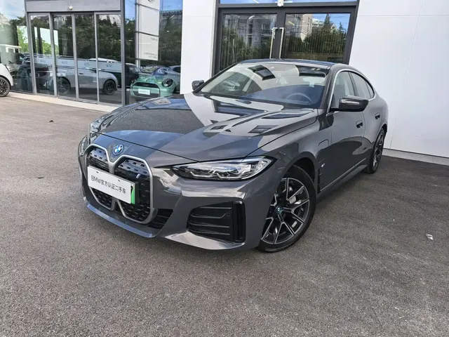 BMW i4 2023 eDrive35