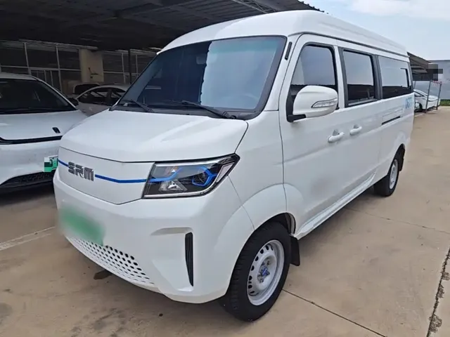 SRM Xinyuan Good Luck 2023 Standard Passenger Vehicle