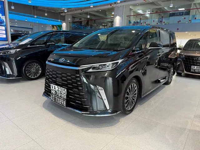 Lexus LM 2025 Model 500h Four-Seater Imperial Edition