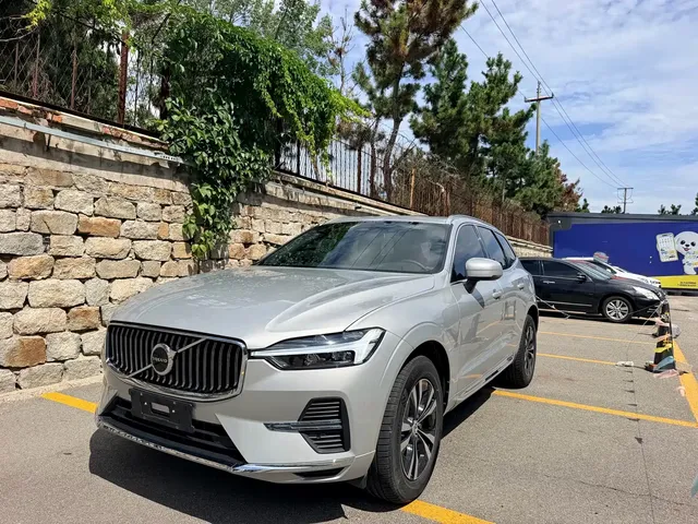 Volvo XC60 2022 B5 AWD R-Design