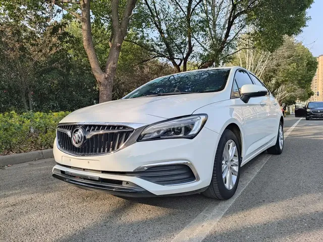 Buick Verano 2018 Sedan 20T Dual Clutch Leading