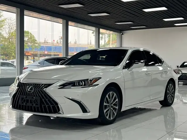 Lexus ES 2022 300h Excellence Edition