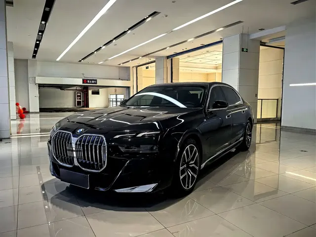 BMW 7 Series 2023 Model 735Li M Sport Package