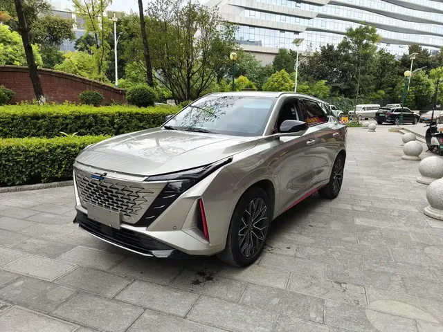 Changan Oshan Z6 2022 Blue Whale 1.5T DCT Intelligent Leader