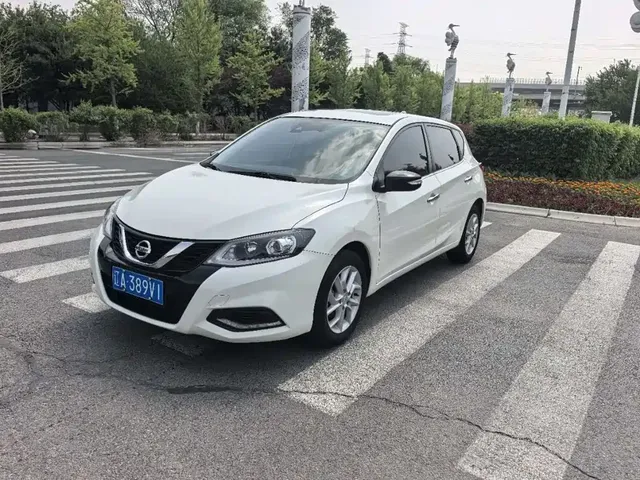 Nissan Tiida 2021 1.6L CVT Cool Edition