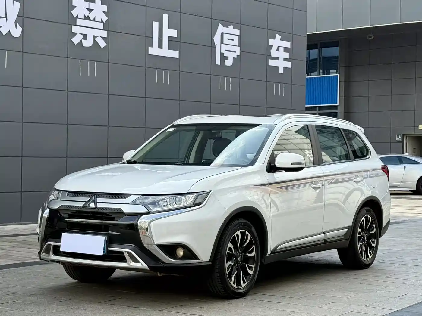 Mitsubishi Outlander 2019 2.0L 2WD Enjoy 5-Seater China VI