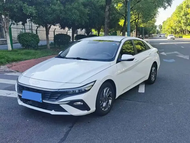 Hyundai Elantra 2022 1.5L CVT GLS Leading Edition