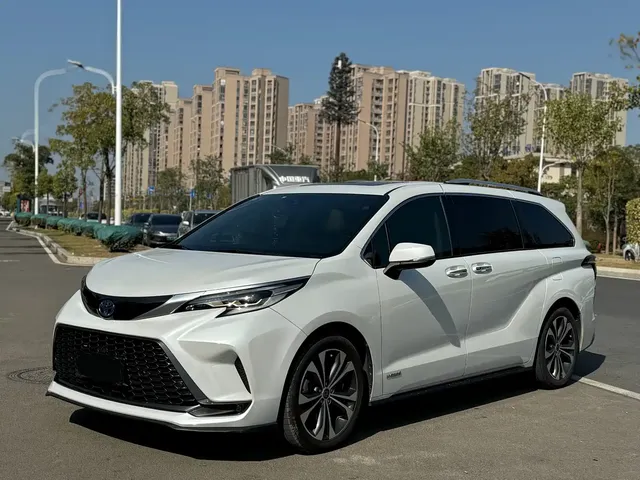 Toyota Granvia 2022 2.5L Hybrid Noble Edition