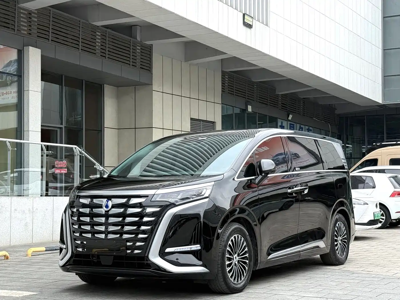 Denza D9 2022 DM-i 970 AWD Flagship
