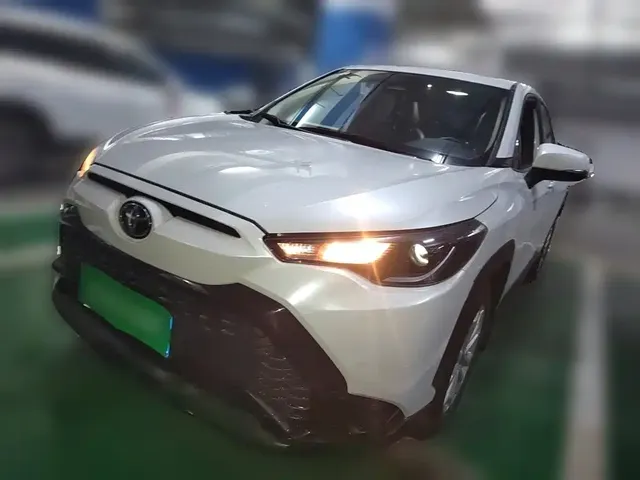 Toyota Frontlander 2023 2.0L CVT Leading Edition