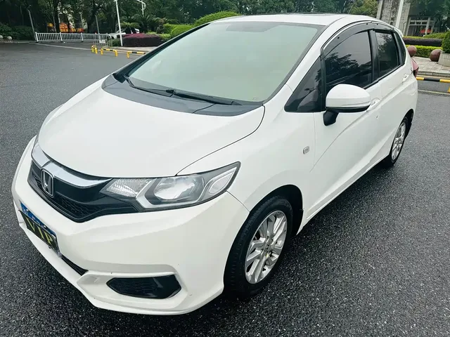Honda Fit 2018 1.5L CVT Comfort Sunroof Edition