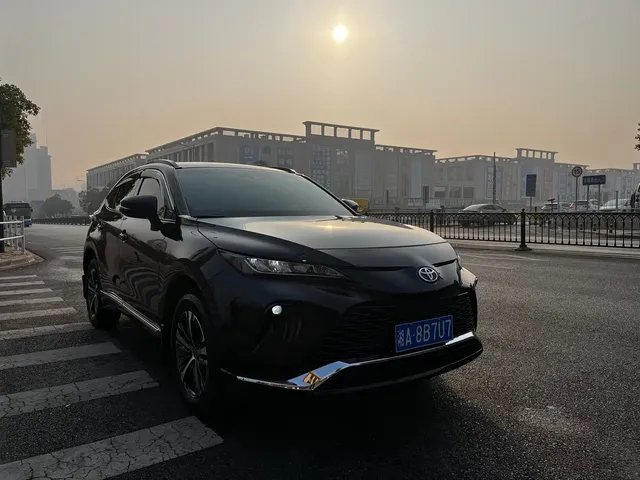 Toyota Venza 2023 2.0L CVT FWD Luxury