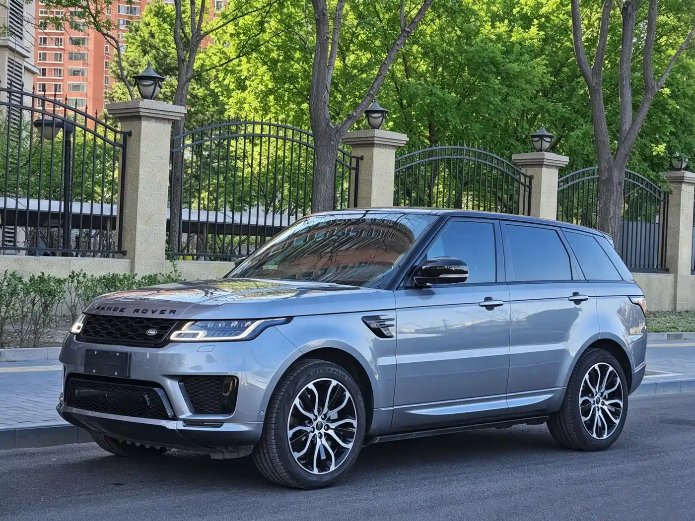 Land Rover Range Rover Sport 2021 3.0 L6 Gloss Black Edition