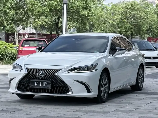 Lexus ES 2018 200 Excellence Edition China V