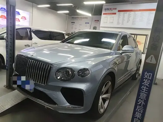 Bentley Bentayga 2023 4.0T V8 Long Wheelbase Version
