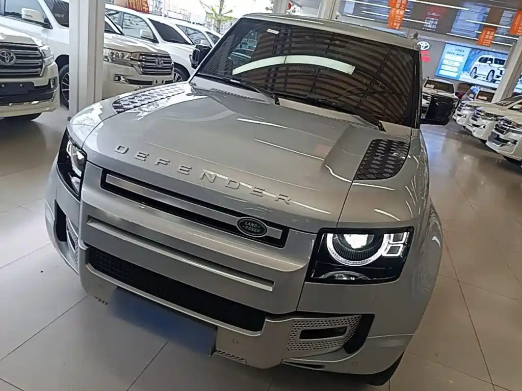 Land Rover Defender 2022 Model 90 3.0T P400 XS