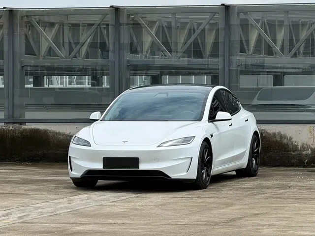 Tesla Model 3 2024 High-Performance All-Wheel Drive Edition