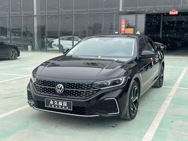 Volkswagen Passat 2023 Facelift 330TSI Luxury Edition