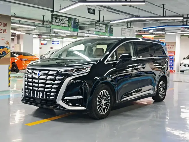 Denza D9 2022 DM-i 970 All-Wheel Drive Honor Edition