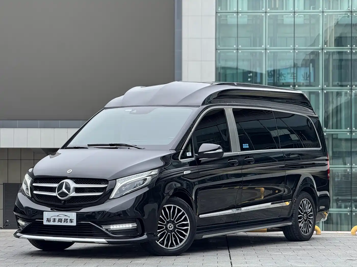 Mercedes-Benz V-Class 2022 V 260 L Long Wheelbase Luxury Edition