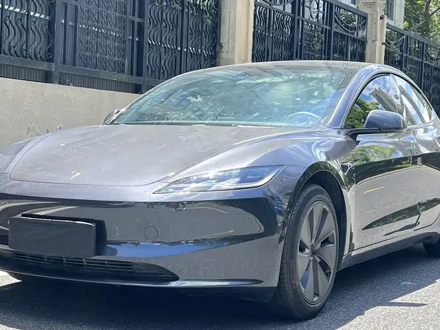 Tesla Model 3 2023 Rear-Wheel Drive