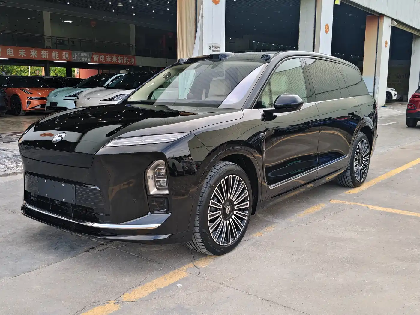 NIO ES8 2025 Model 6-Seat Executive Luxury Edition