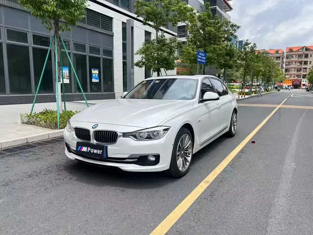 BMW 3 Series 2018 330Li xDrive Luxury Package