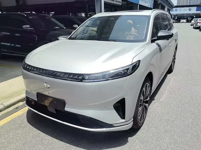 Dongfeng Yipai eπ008 2026 6-seater Extended Range Family Edition