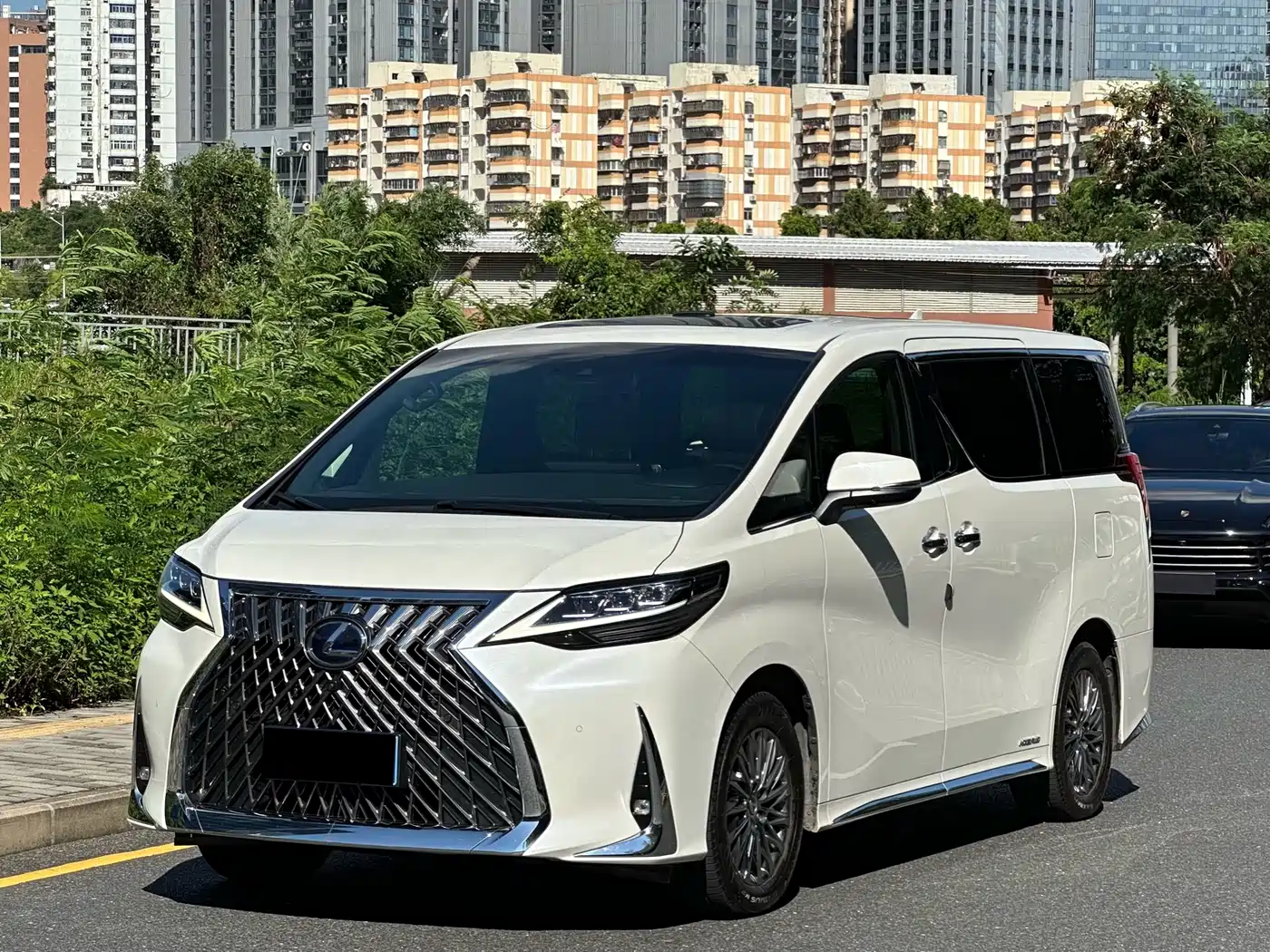 Lexus LM 2020 300h Seven-Seater Elegance Edition