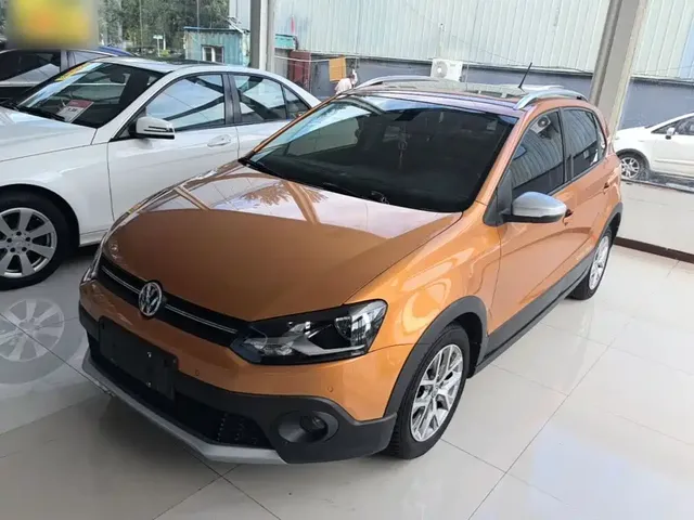 Volkswagen Polo 2016 1.6L Cross Polo Automatic
