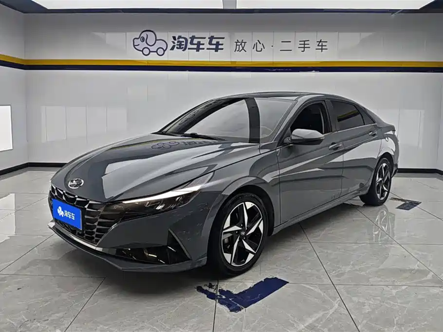 Hyundai Elantra 2021 1.5L CVT LUX Premium Edition