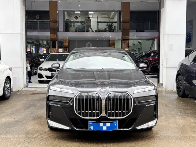 BMW 7 Series 2023 Model 735Li M Sport Package