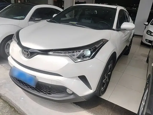 Toyota C-HR 2020 Model 2.0L Leading