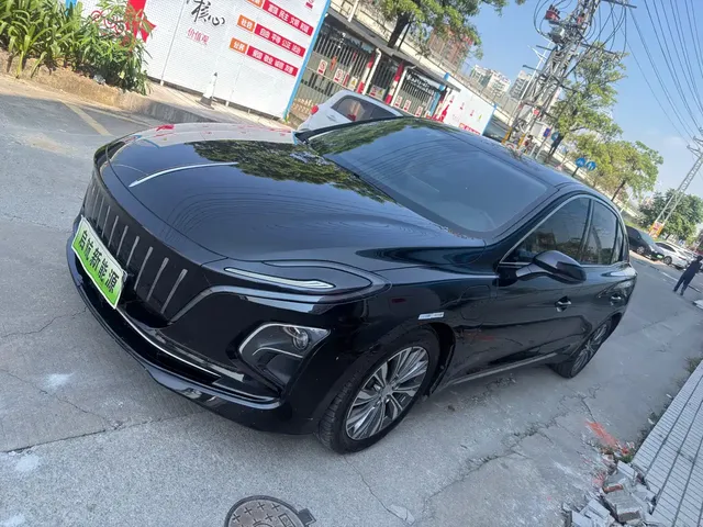 Hongqi E-QM5 2024 Model 610km PLUS