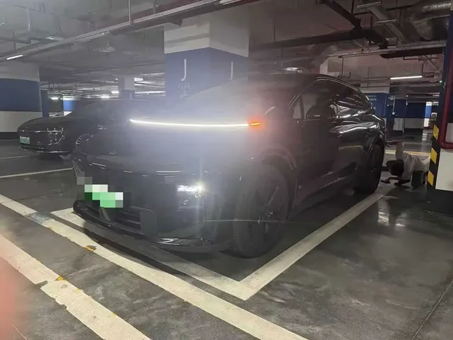 Li Auto i6 2025 2WD Base Model