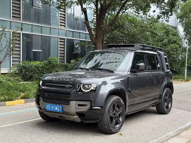 Land Rover Defender 2023 Facelift 110 3.0T P400 Dark Special Edition