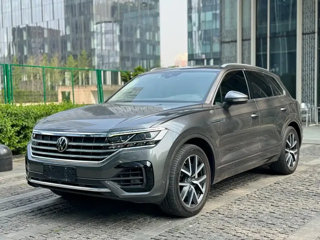 Volkswagen Touareg 2021 3.0TSI R-Line Classic Sport Package