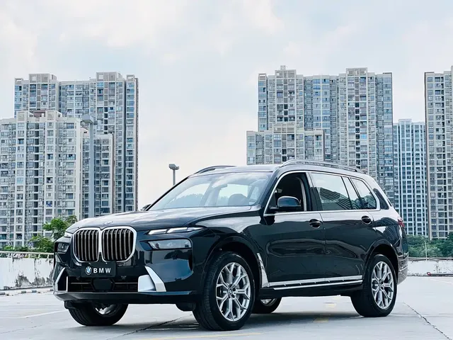 BMW X7 2023 xDrive40i Leading Luxury Package