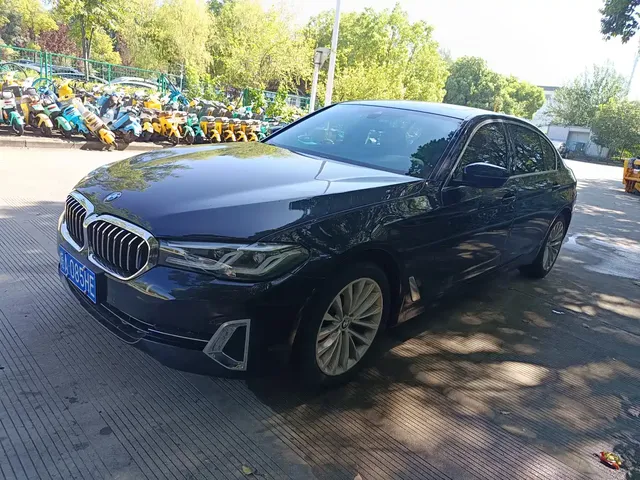 BMW 5 Series 2022 525Li Luxury Package
